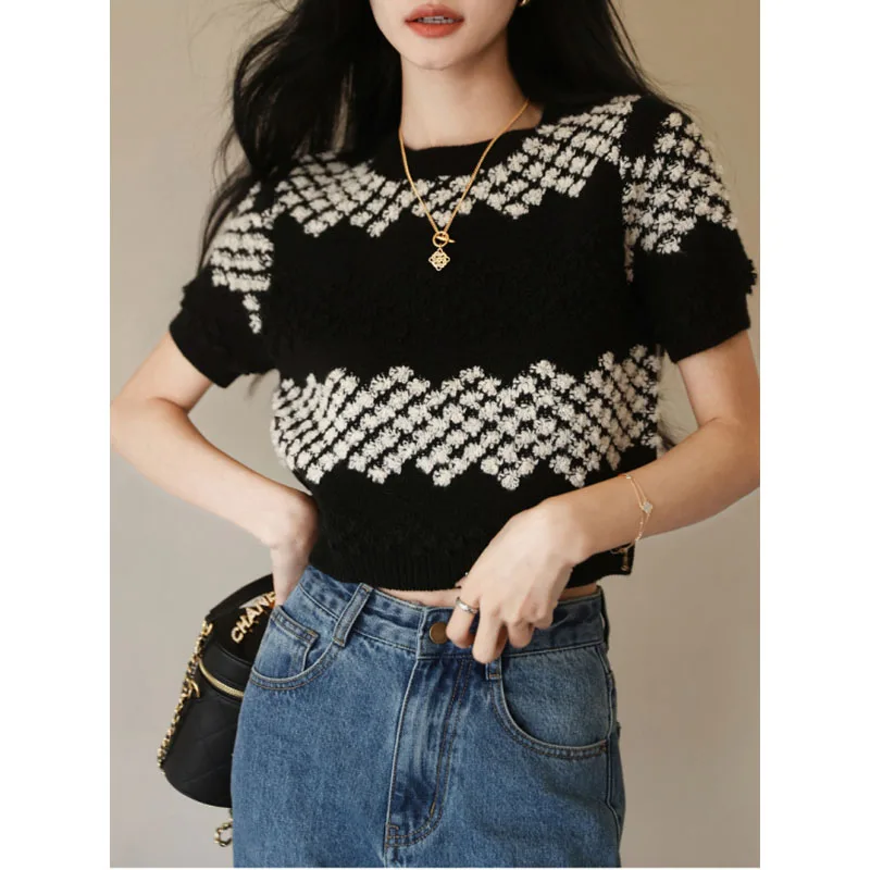 New Women\'s Spring Autumn Contrast Color Round Neck Three-dimensional Jacquard Fashion Short Sleeve Casual Short Sweater Top