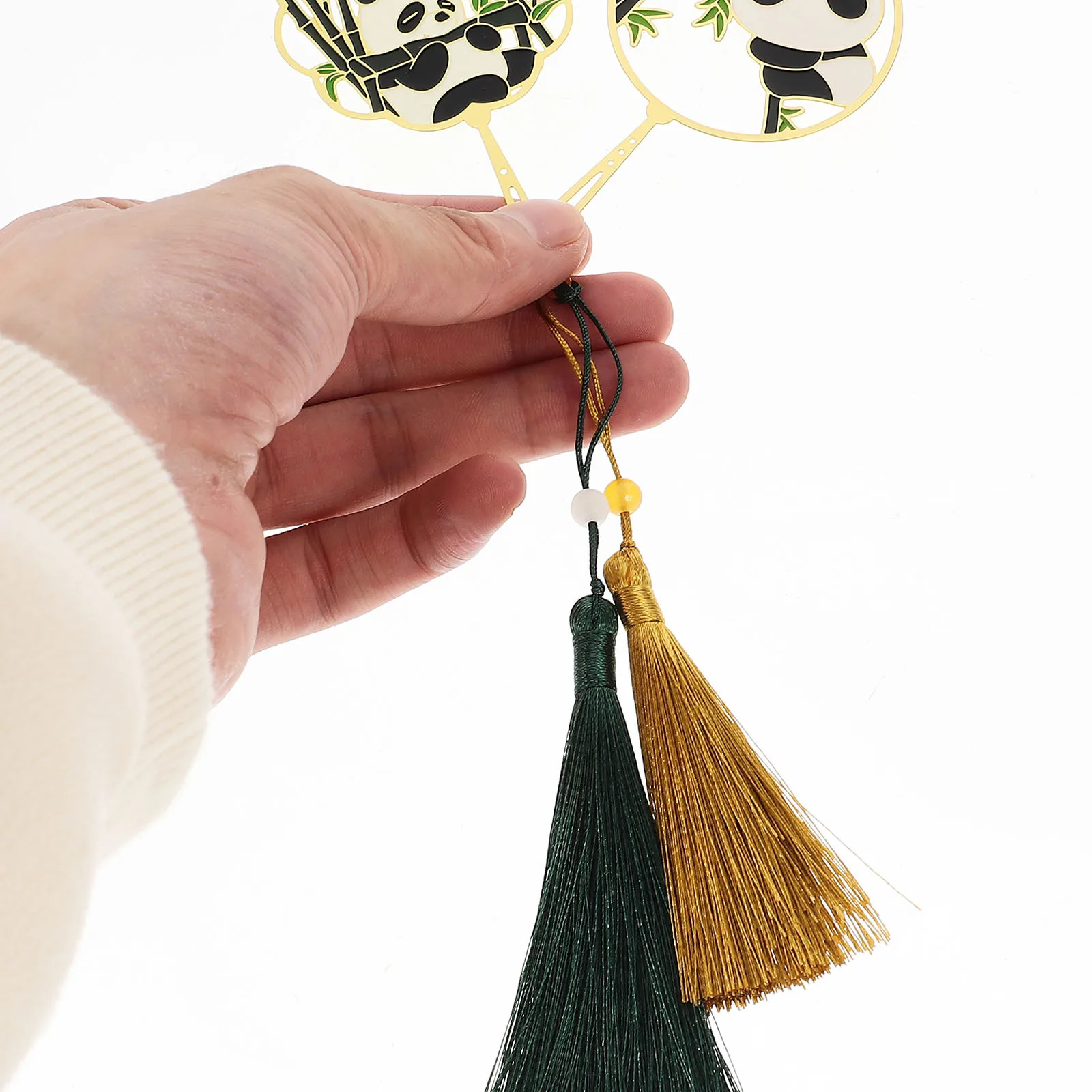 

2Pcs Panda Shape Bookmark Metal Book Mark Small Portable Page Clips for Kids Adults Elegant Tassel Bookmark Novelty Book Reading