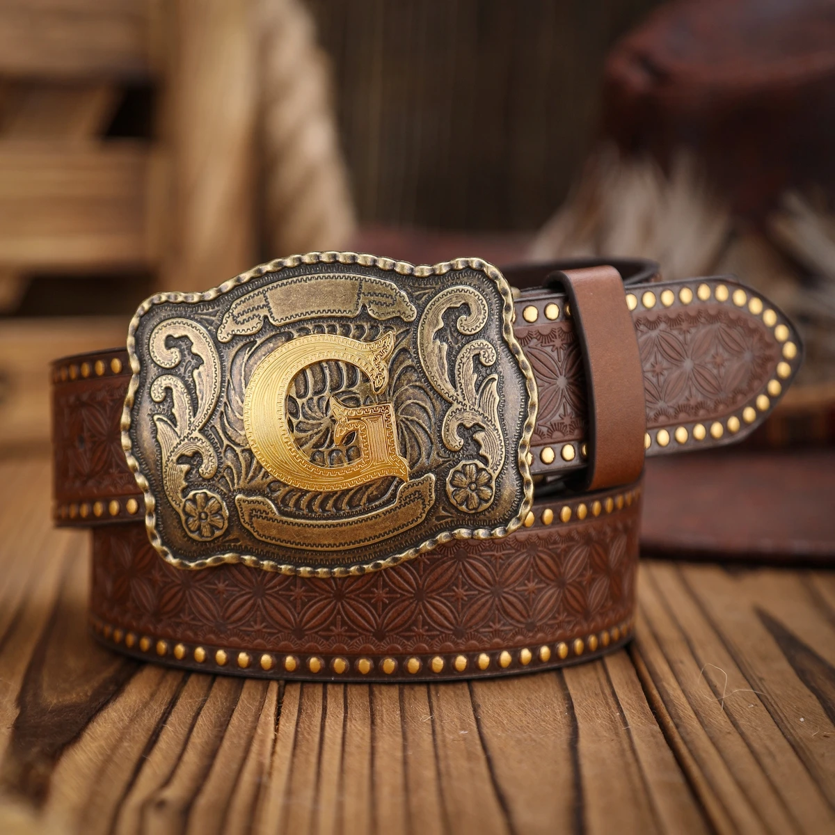 Ein Gürtel aus PU-Leder im Western-Stil für Damen und Herren, ein klassischer und lässiger Retro-Gürtel. – Detail 7
