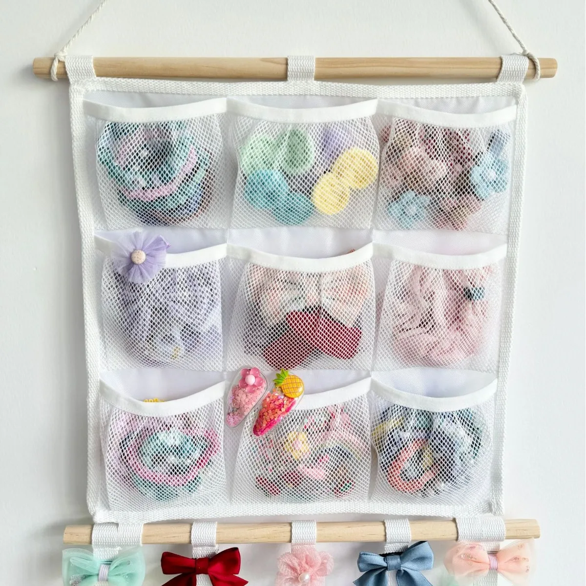 

Деревянный подвесной органайзер для детской комнаты: для заколок, аксессуаров для волос, головных уборов и резинок для волос, декоративный.