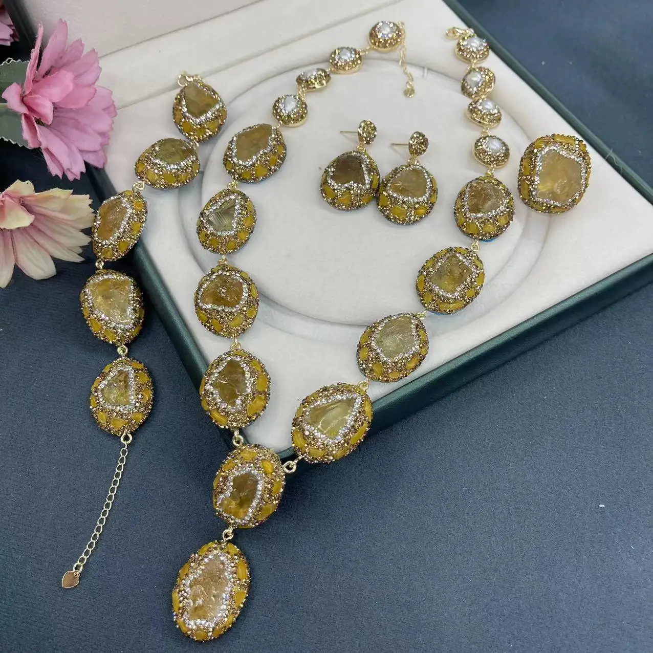 

Аметист, цитрин, халцедон, комплект ювелирных изделий для женщин, натуральный камень, кристалл, очаровательное ожерелье, серьги, кольца, браслет, модный аксессуар