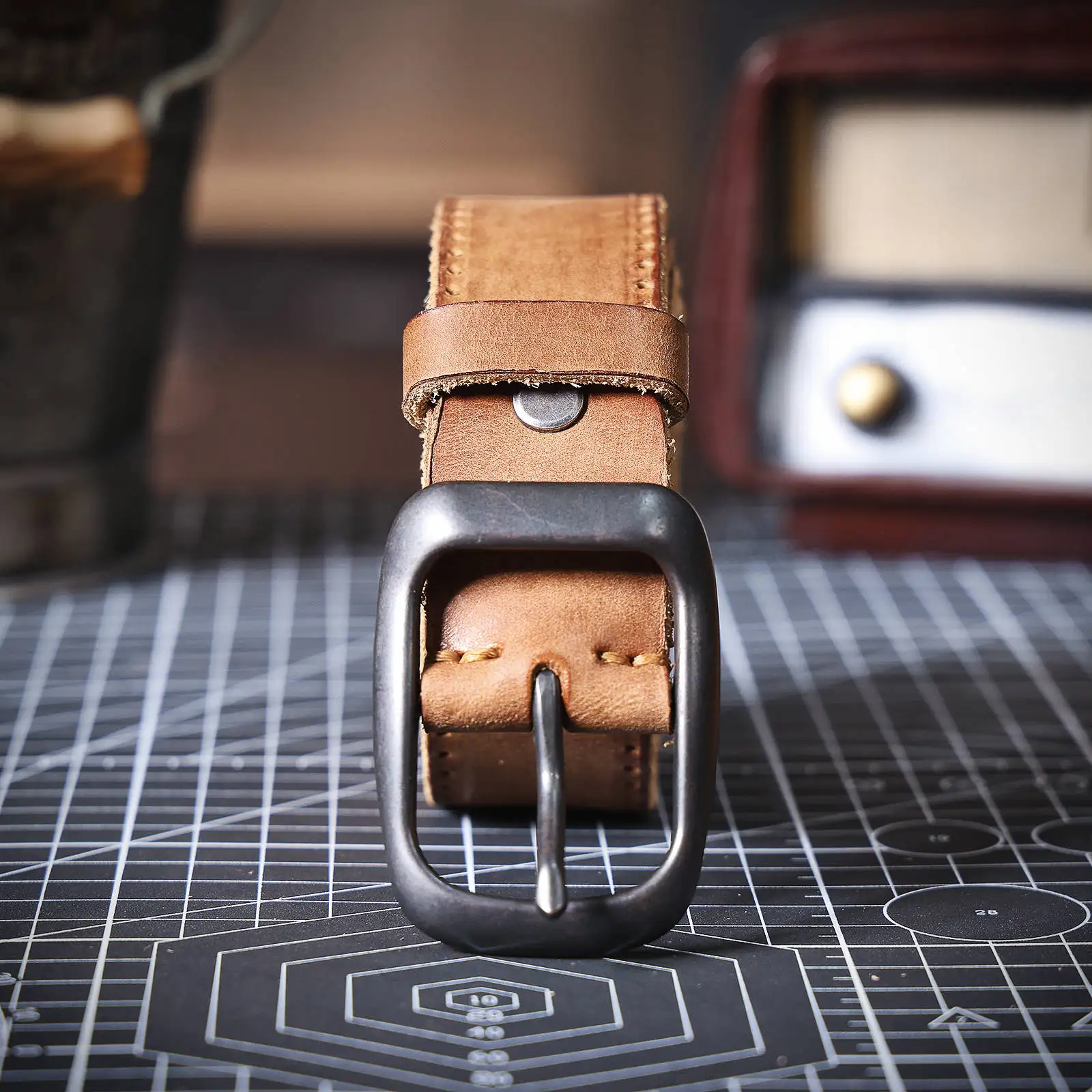 Echtleder-Herrengürtel aus Rindsleder, italienisches dickes Leder mit Geschenkbox, vielseitiger Retro-Jeansgürtel für Herren, ideale Wahl als Geschenk. – Detail 24