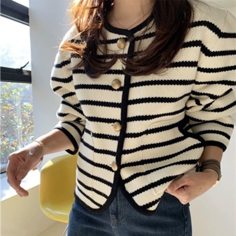 Шикарная осенняя свободная вязаная верхняя одежда круглого цвета на одной пуговице с цветочным узором в полоску, универсальная повседневная женская куртка