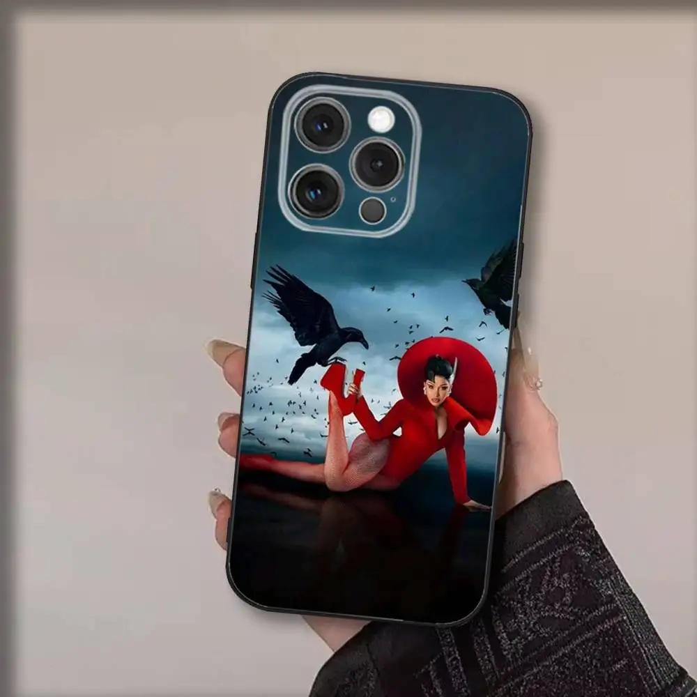 حافظة هاتف C-Cardi B Am I The D-Drama لهاتف iPhone 17,16,15,14,13,12,11,Pro,Max,Plus,Air,X,XS,XR,SE,8,7,Mini,Soft Black Funda