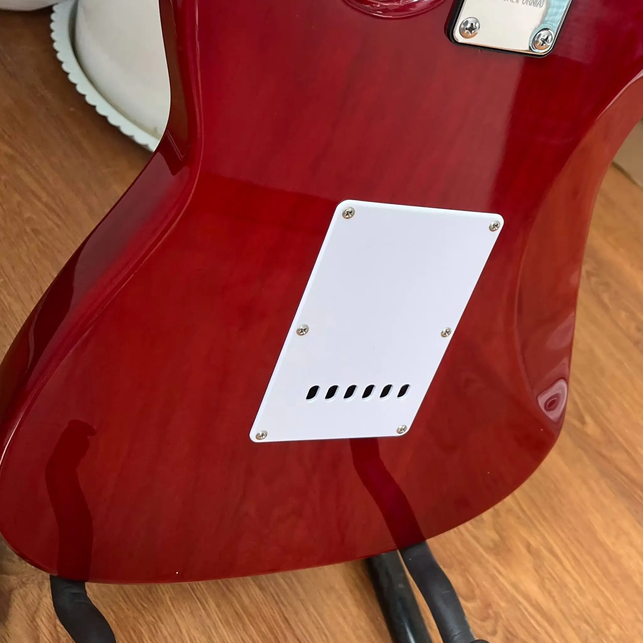 Electric Guitar With Figured Wood Veneer Sunset Gradient Amber Brown Color Pearl White Reflective Panel. Single-Coil Pickup. Rosewood Neck And Fretboard Warehouse Stock Available For Quick Shipping Free Shipping