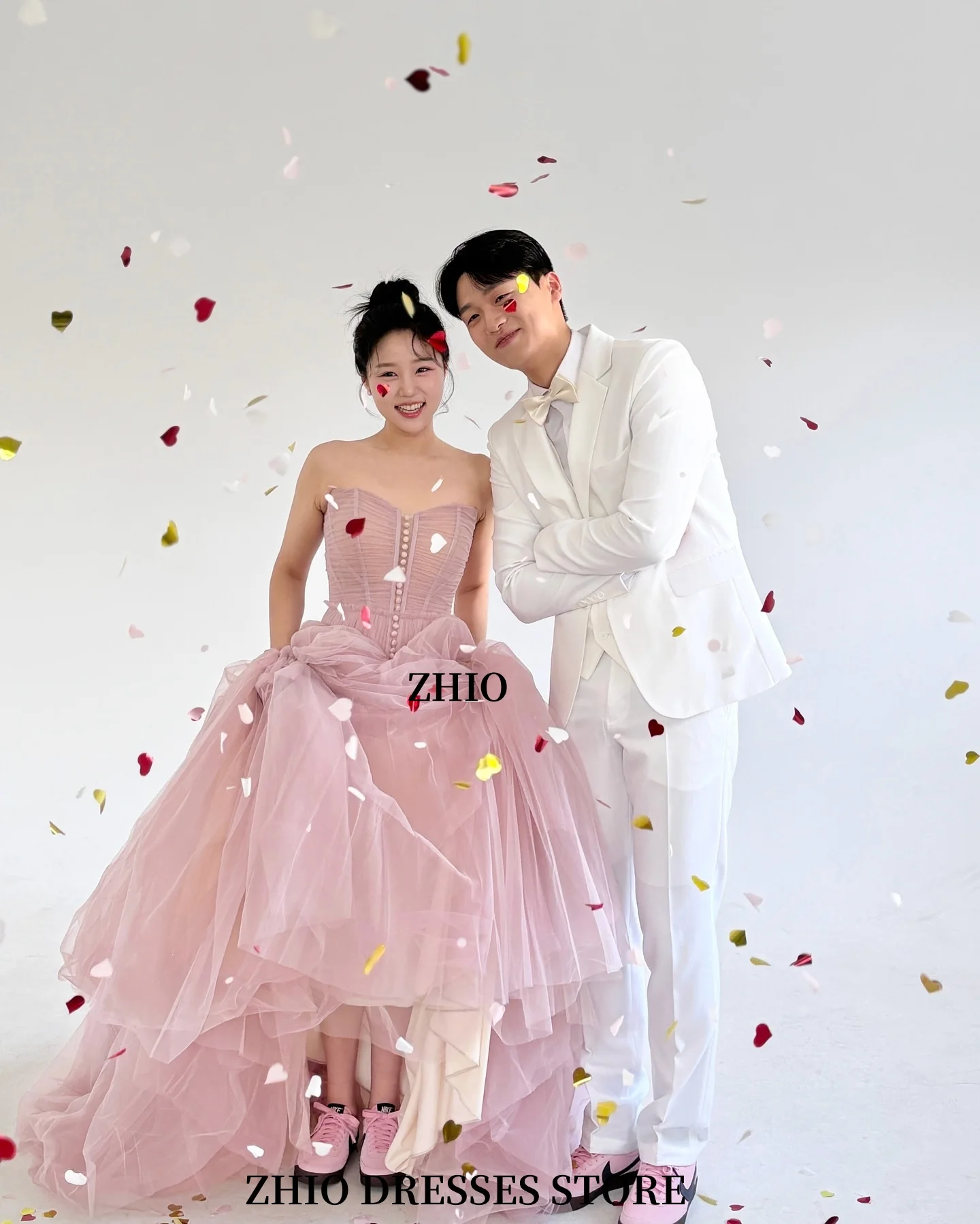 ZHIO Stunning Korean Pink Couple Wedding Photo Shoot A Soft Tulle Sleeveless Button Bridal Dress Customized 한국 웨딩 드레스