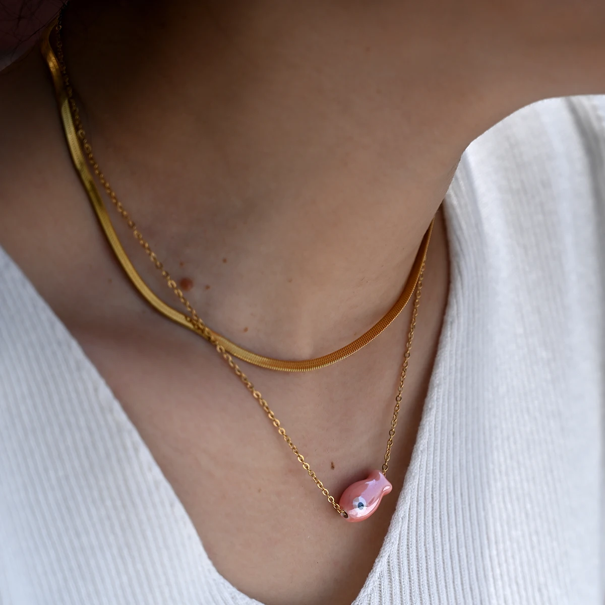 Edelstahl-Keramik-Fisch-Halskette, wasserdicht, modische Anhänger-Halskette, anlaufgeschützt, stapelbarer Schmuck für Frauen