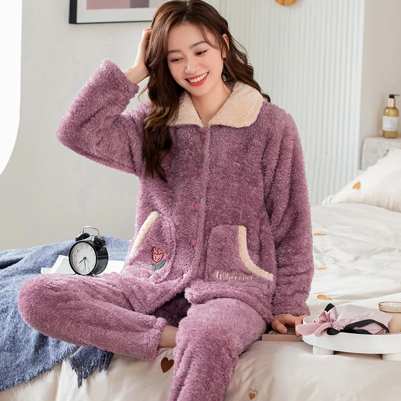 

Ladies Pajamas Autumn Winter Thick Coral Velvet Women Jacket 2PC Set Flannel Lapel Cardigan Embroidered Floral Home Service Suit