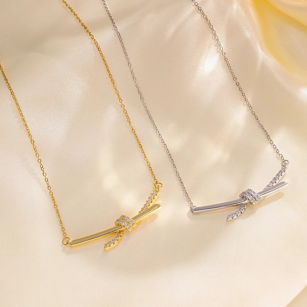 

New European and American Style Light Luxury Women's Necklace, Knot Cross Necklace,exquisite and Versatile,knot Collarbone Chain