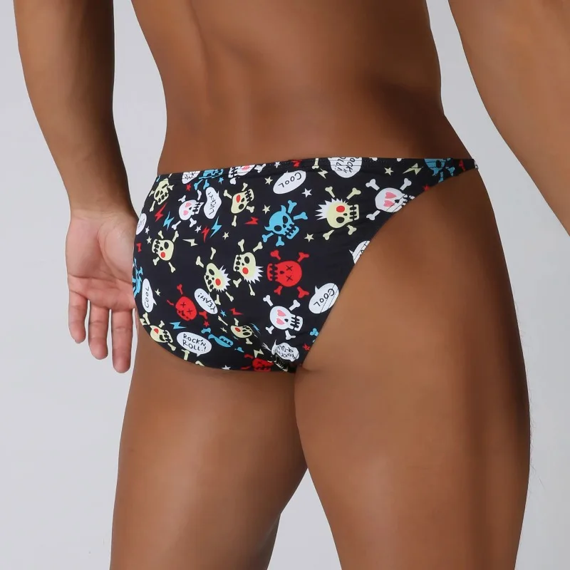 Men's Sexy Skull Print Swim Briefs Maillot De Bain Bikini Swimsuit for Surf Beachwear Comfortable Swimming Trunks