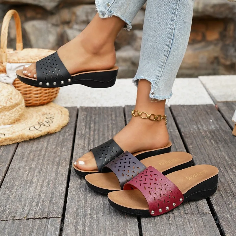 Women Wedge Slippers 2026 Summer Fashion Retro Style Mesh Rivet Decor Round Toe Female Shoes Lightweight Comfortable Sandals