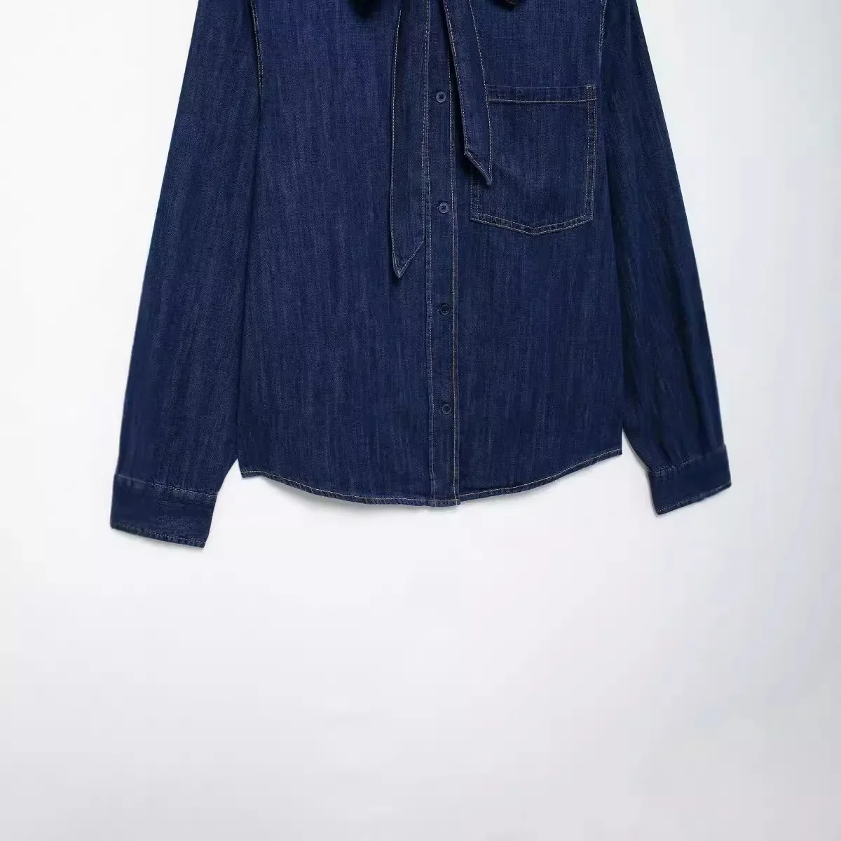 Outono manga cheia gola camisa novo estilo único bolso denim camisa borboleta nó decoração feminina botão até ajuste fino