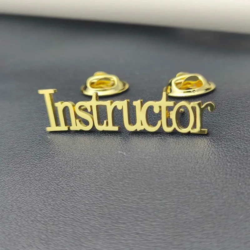 

Customized Name Brooch for Men Personalized Stainless Steel Logo Pins Nameplate Brooch Women Wedding Jewellery Gift New