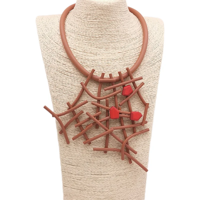 UKEBAY Neue Designer-Luxus-Halsketten für Frauen, handgefertigte Gothic-Anhänger-Halskette, Gummi-Schmuck, Holz-Accessoires, Statement-Schmuck – Detail 11
