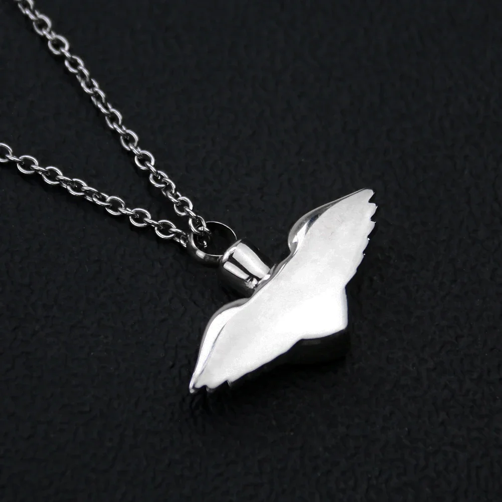 Silver Color Angel Wing Diamond Heart Necklace Engrave Metal Clothes Accessory Party Favor Perfume Aromatherapy Container Bottle
