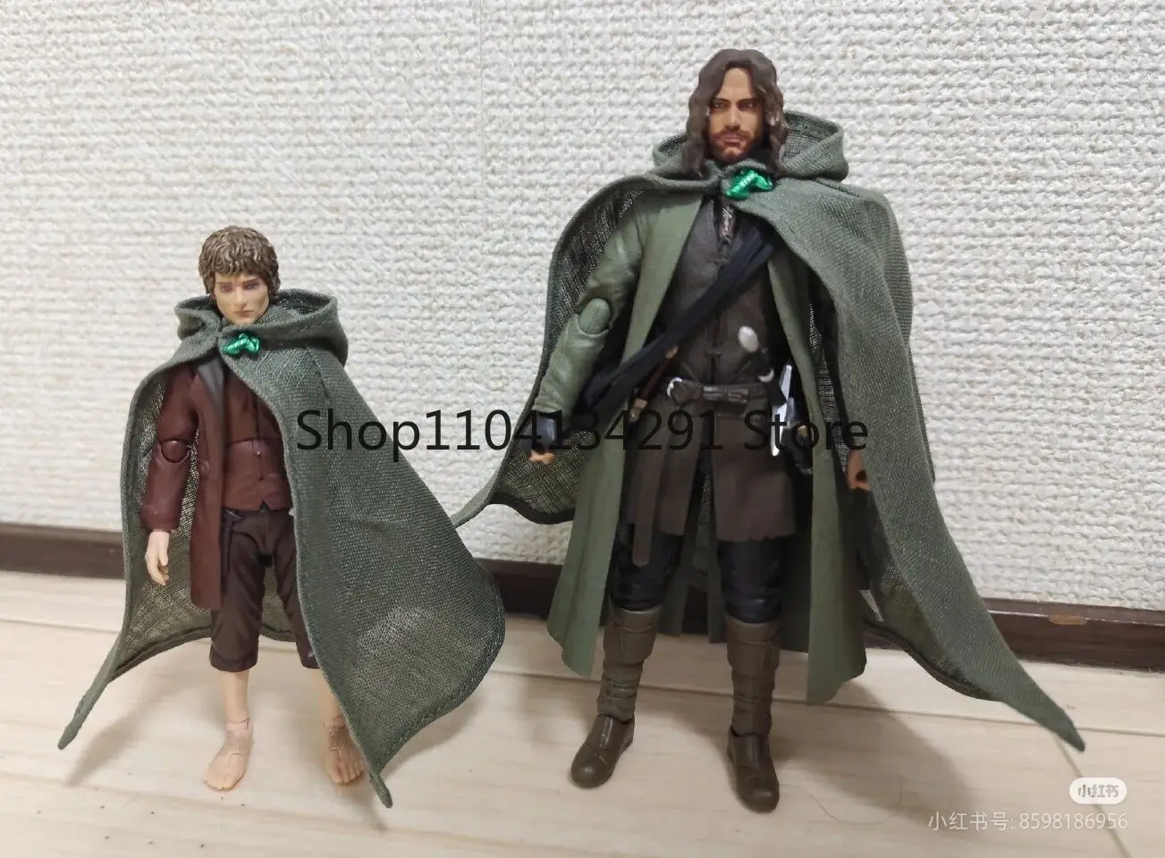 

Bandai SHF the Lord of the Rings Frodo Baggins & Gollum Action Figures Set Anime Collectible Toy Gift Full Finished Model Kit