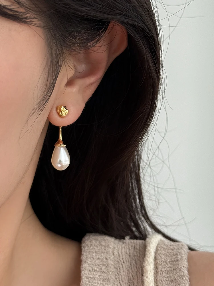 2026 Neue Imitationsperlen-Tropfenförmige Anhänger-Ohrringe in Goldfarbe für Damen, Eleganter Trendschmuck, Luxus-Accessoires für Partys – Detail 10