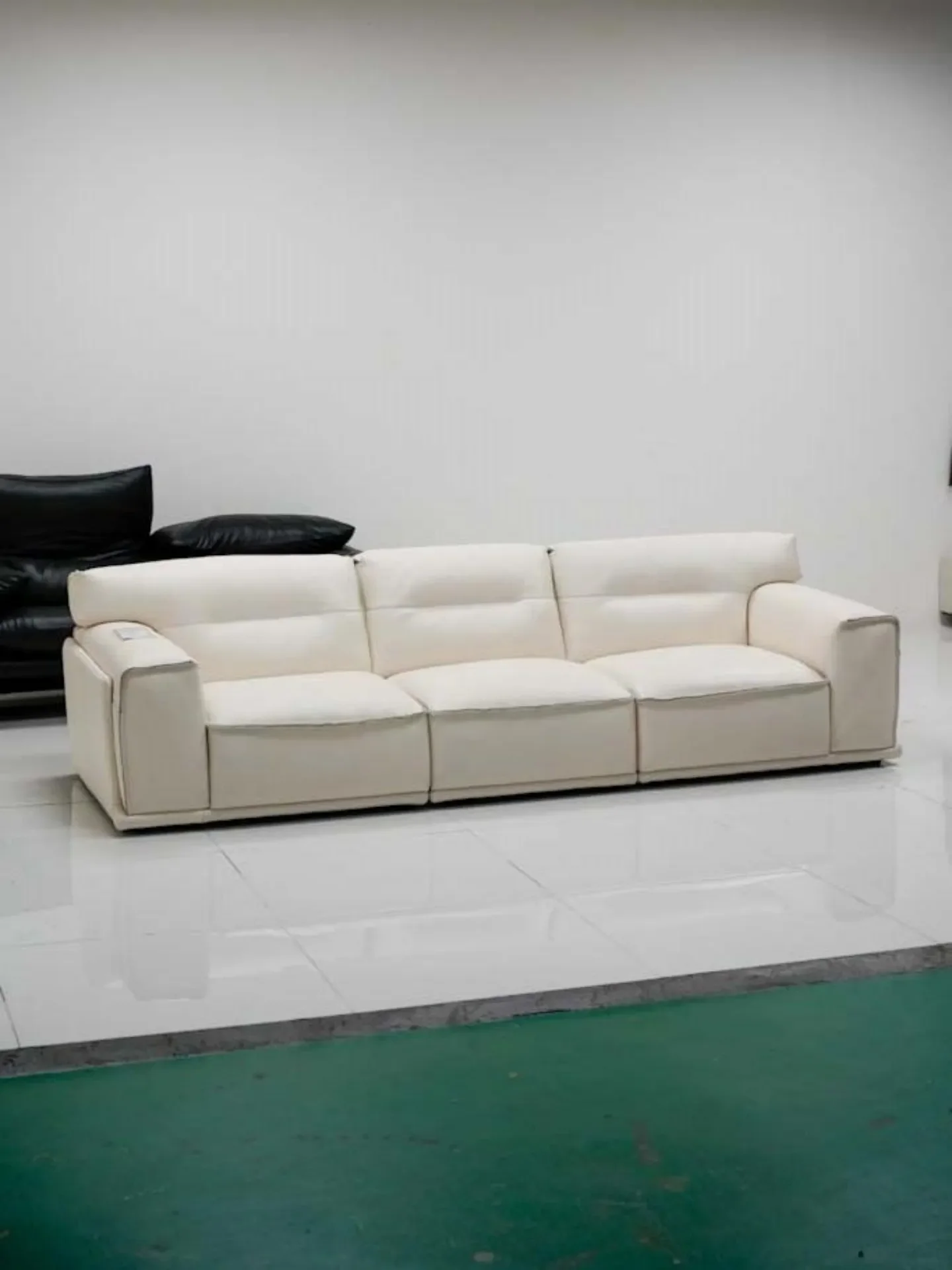 현대적인 미니멀리스트 거실 직선형 가죽 미니멀리스트 소파