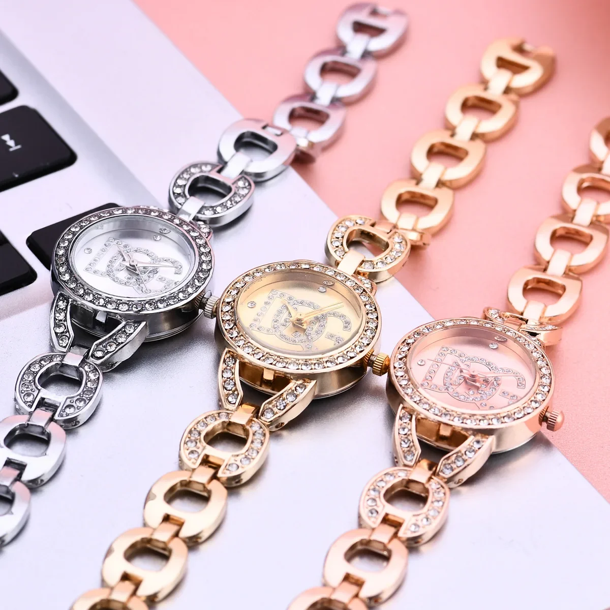 Luxurious Rhinestone Small Dial Women\'s Bracelet Quartz Watch