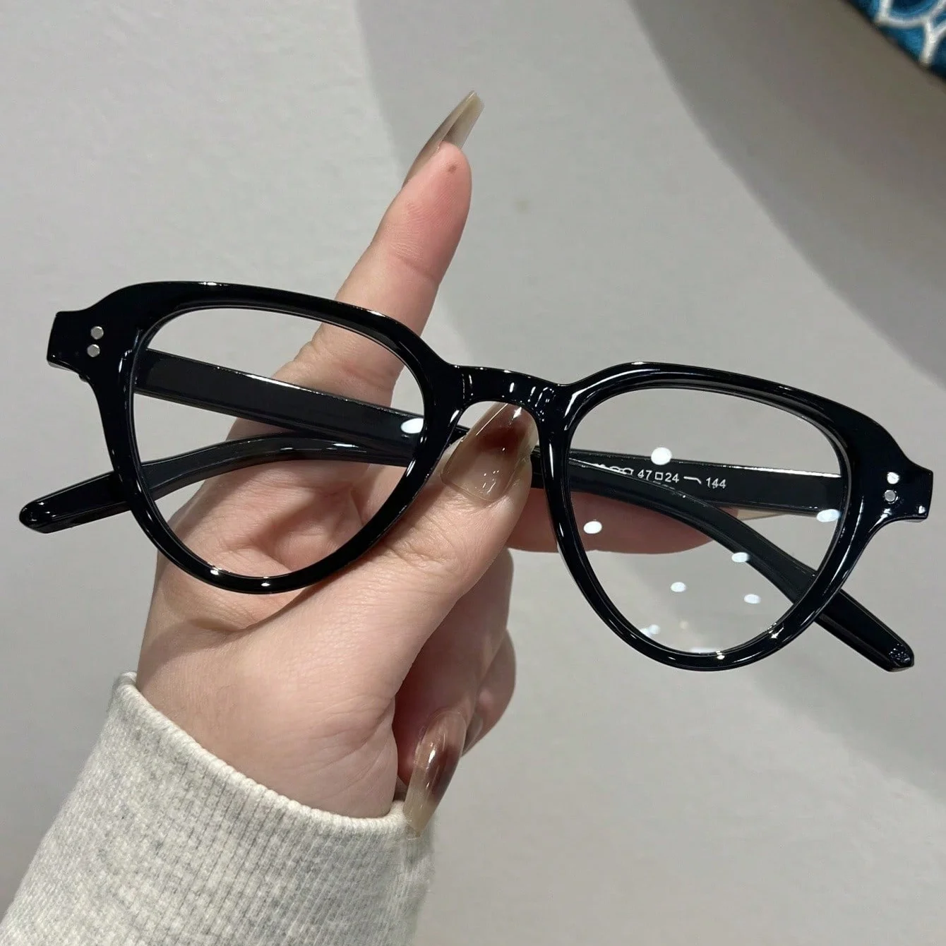 1Pc Women's Fashionable Non-Prescription Glasses New Small Frame Cat Eye Inverted Triangle Retro Versatile No-Makeup Essential V