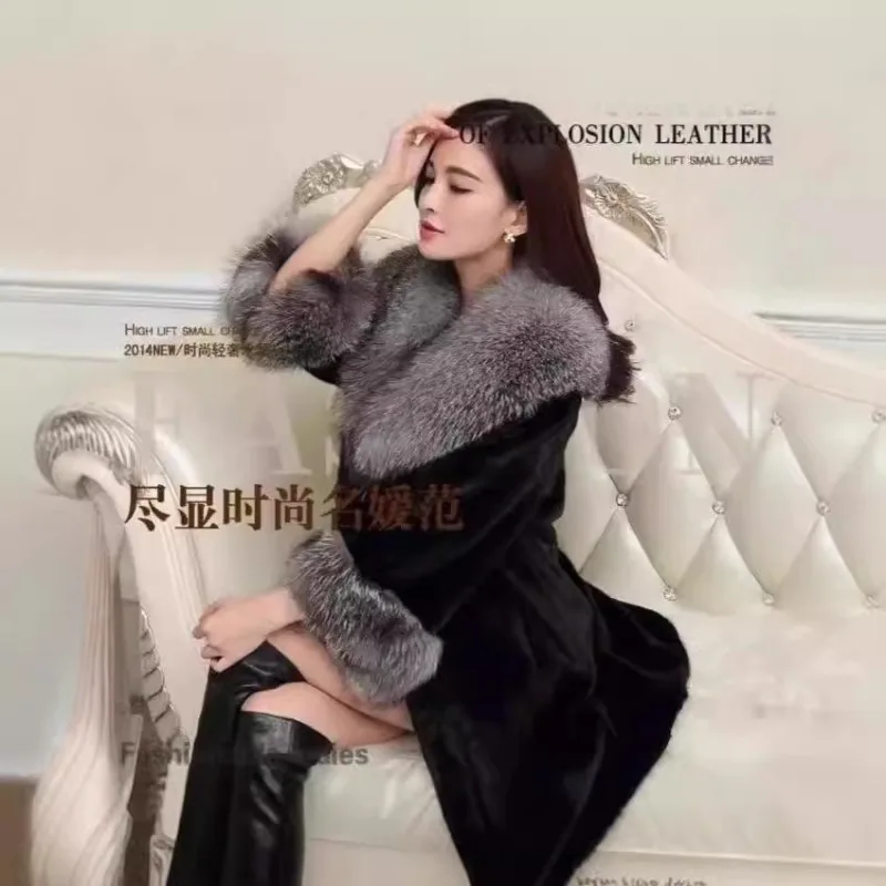 Abrigo de piel sintética de otoño-invierno para mujer de longitud media elegante y adelgazante con un diseño ajustado y abrigo de piel gruesa con cuello de piel para mujer