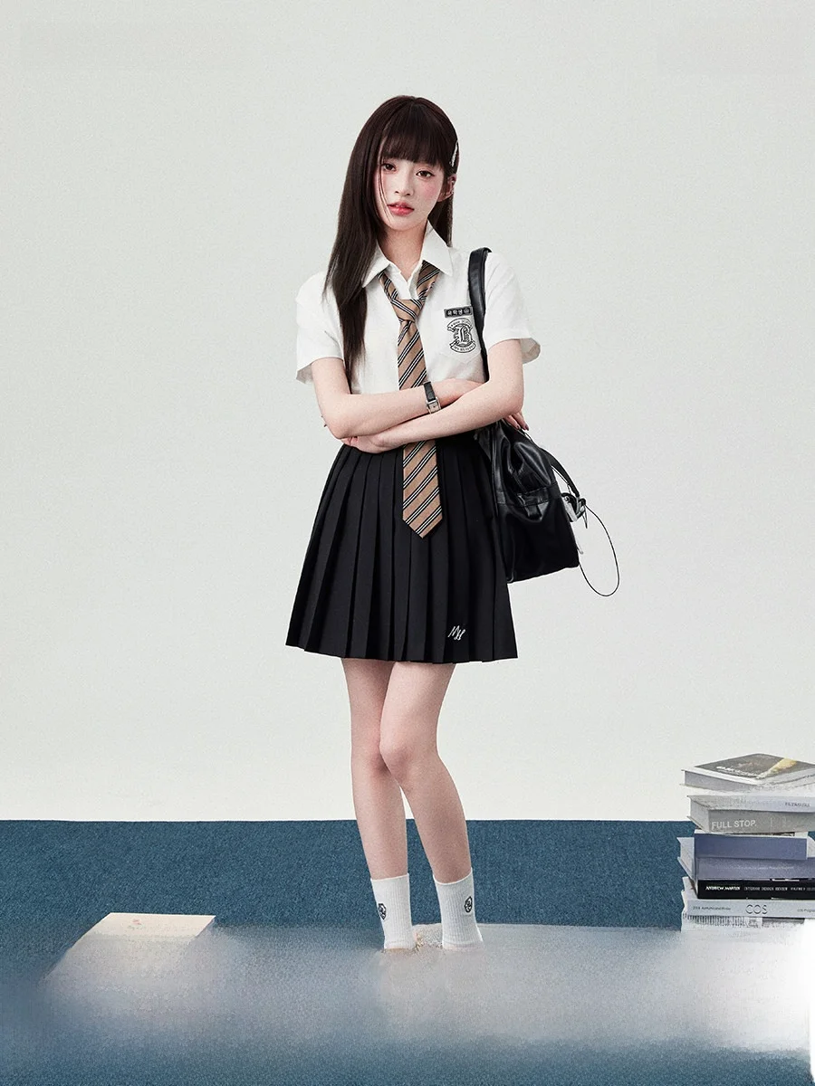 

Свободная женская корейская школьная блузка с коротким рукавом, весна 2026: дышащая, удобная, модная, повседневная