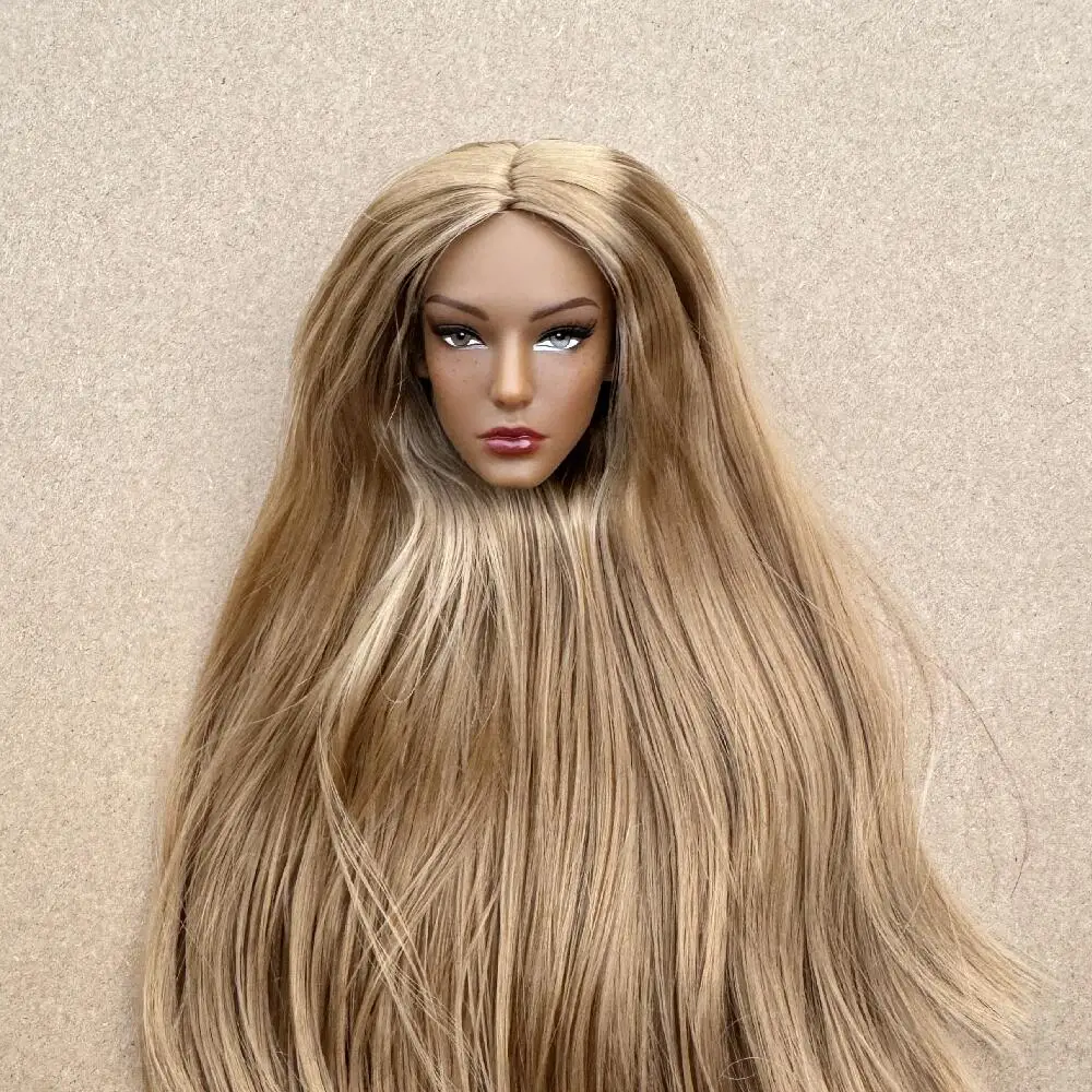 1/6 Modell-Puppenköpfe mit Sommersprossen und buntem Haar, erhältlich in den Hauttönen Braun, Weiß und Beige für die Puppenherstellung. – Detail 19