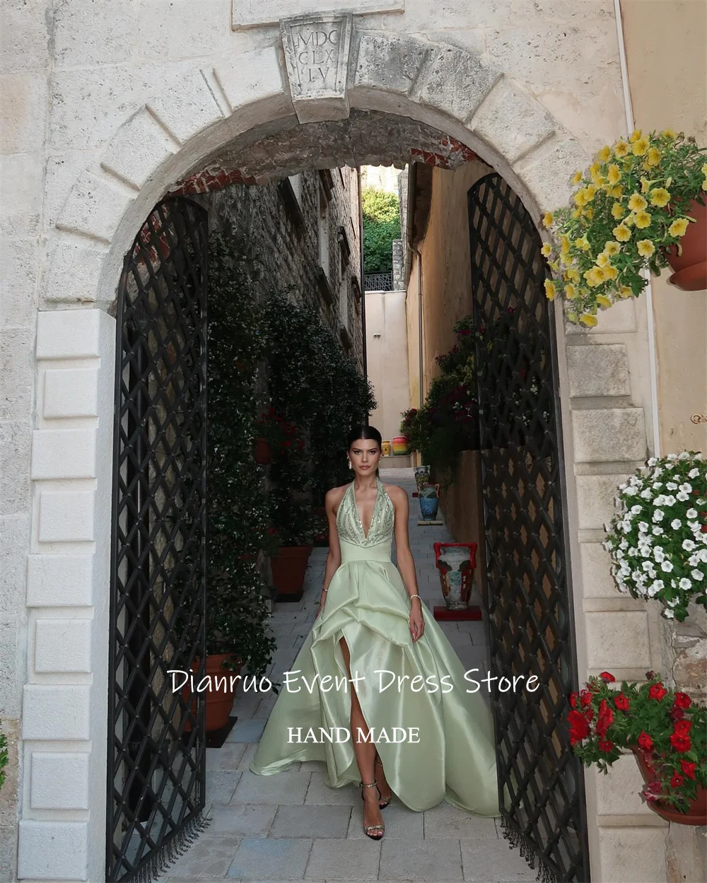 فستان سهرة Dianruo برقبة على شكل V عميق بدون أكمام من الساتان بفتحة جانبية من فيستدوس فيردي مينتا فساتين حفلات رشيقة بلينغ مخصصة