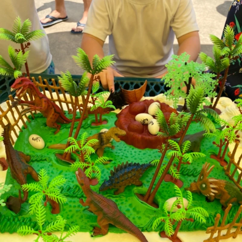 Dinosaurusspeelgoedsets, realistische Dino-figuren speelset voor jongens en meisjes, grote activiteitenspeelkleed, boomfiguren, geweldige cadeaus voor kinderen