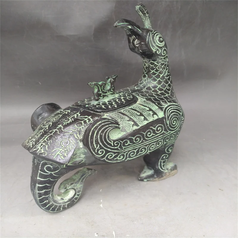 A bronze Wine Bottle Pot,an old imperial Returning Bird Wine Pot with ancient inscriptions ,Collectibles from rural