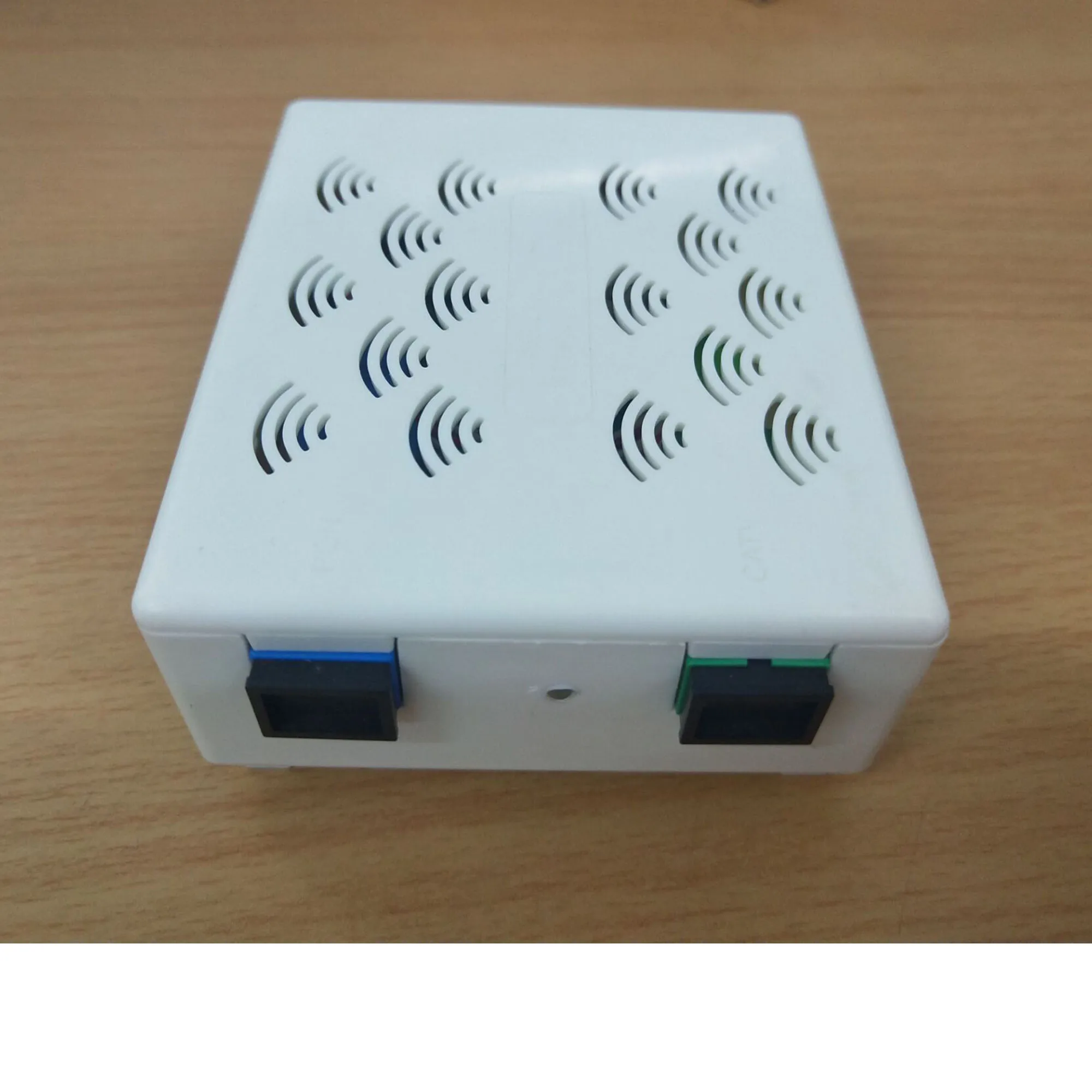 ตัวรับสัญญาณไฟเบอร์ FTTH ที่ใช้งาน 1550 นาโนเมตร, ตัวรับสัญญาณไฟเบอร์ WDM ไฟเบอร์เป็น RF, อินพุตไฟเบอร์ (ออกอากาศ RF + เอาต์พุตไฟเบอร์)