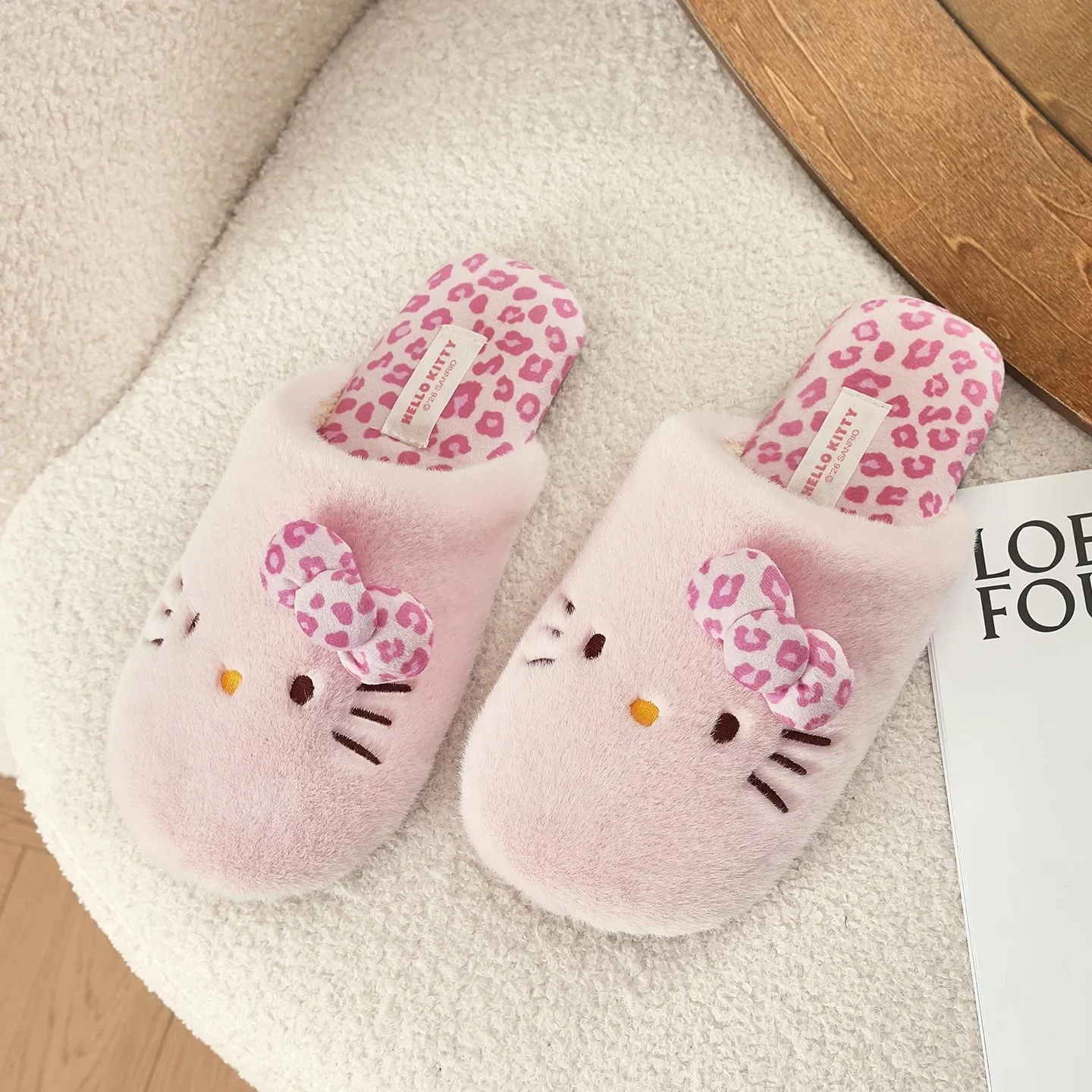 Sanrio HelloKitty Herfst Winter Meisjes Warme Fleece Voering Pluche Luipaardprint Strik Huispantoffels TPR Zool Antislip Slijtvast