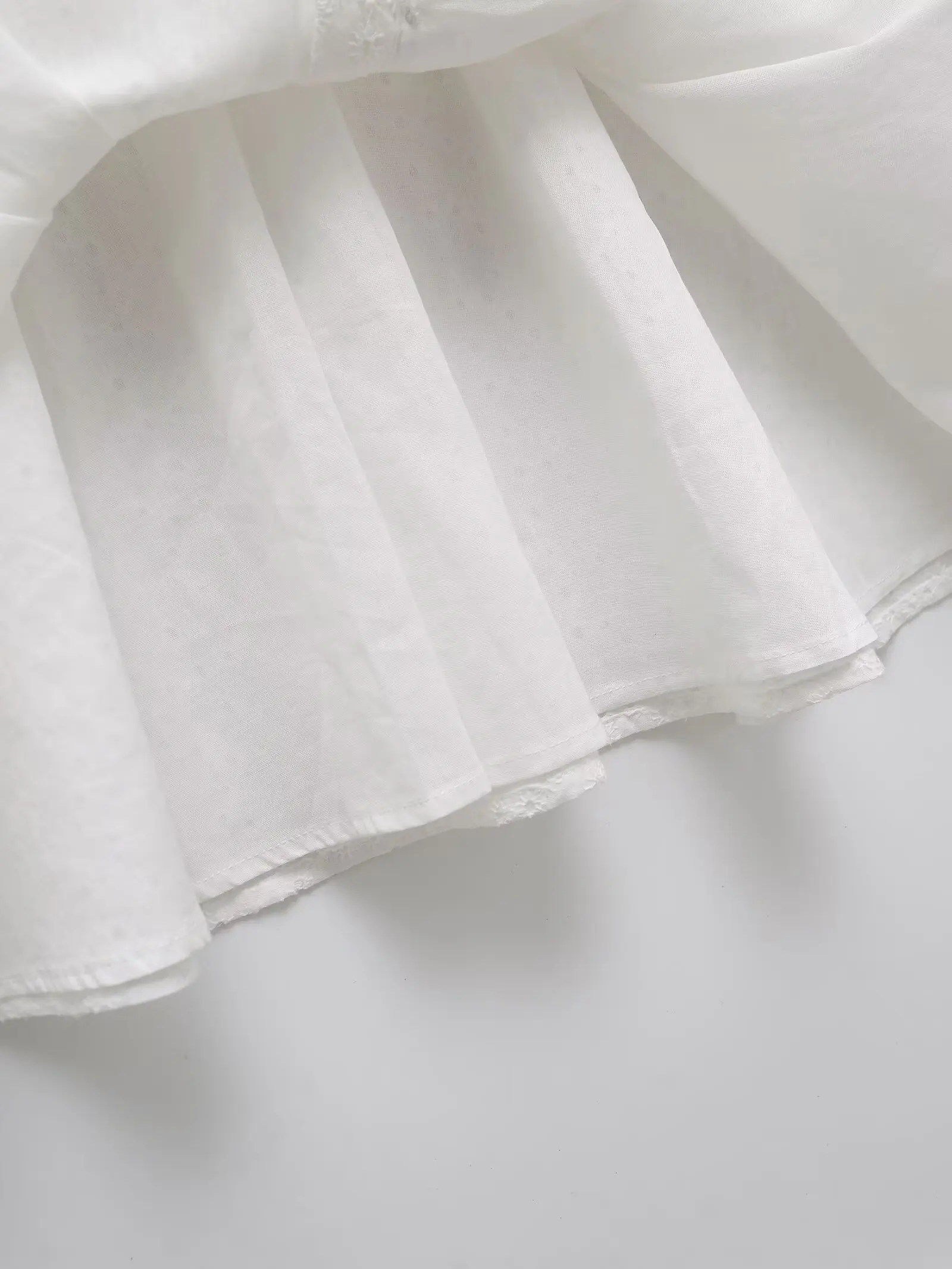 فستان ETJ 2025 ربيعي أنيق للسيدات على طراز العطلة من القطن المطرز بخصر على شكل حرف V