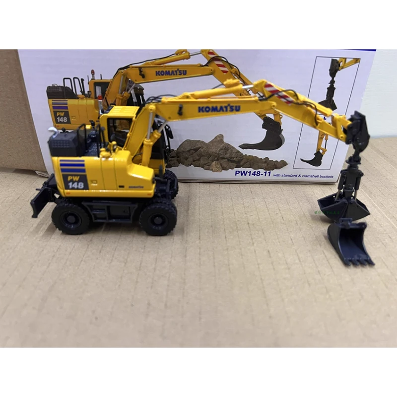 

UH Diecast 1:50 Scale Komatsu PW148-11&PW180-11 Wheel Multi-function Excavator Hammer Alloy Model Collection Souvenir Display