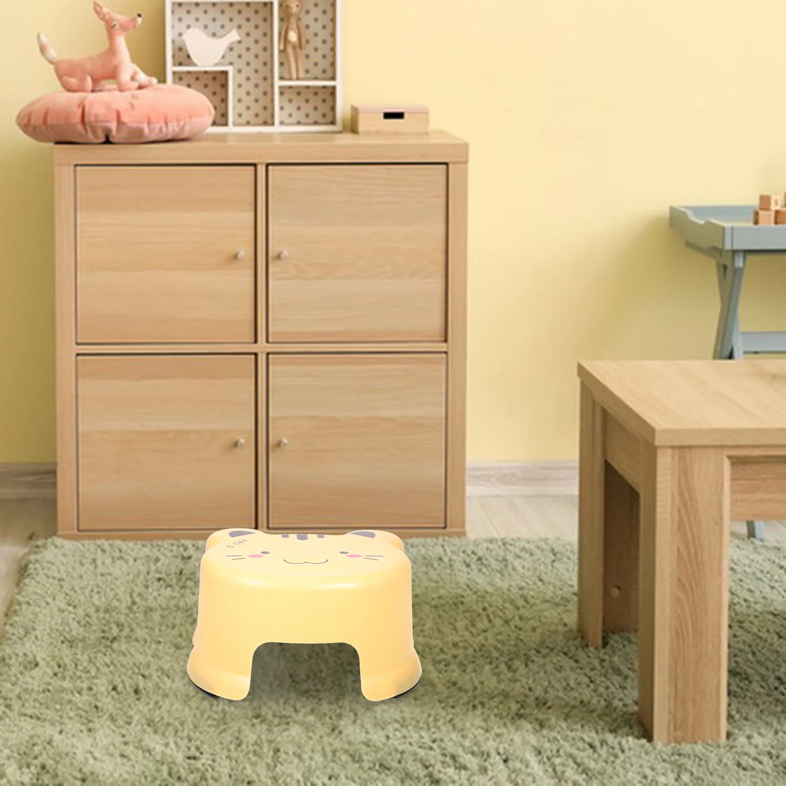 

Small Thickened Anti Skid Plastic Stool Step Stool Cartoon Kids Bathroom Footstool Multipurpose for Shoes Changing Sitting