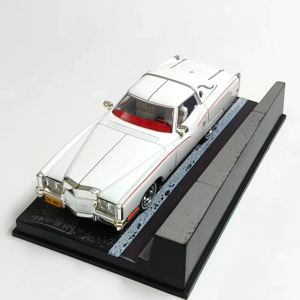 

UH007 1:43 CORVORADO LIVE AND LET DIE Alloy Car Diecasts & Toy Vehicles Car Model Miniature Scale Model Car For Children