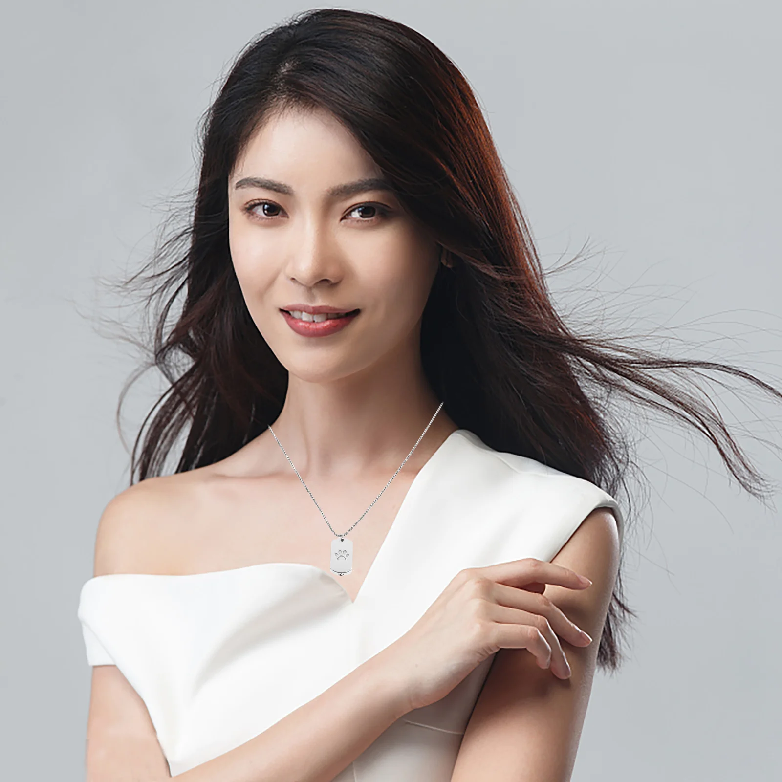 

Urn Pendant Necklace Pet Ashes Keepsake Titanium Steel Memorial Jewelry Cremation Memorial Necklace for Loved Ones