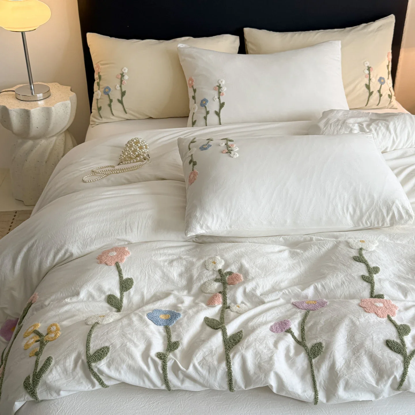 4pcs  Embroidery plants Duvet Cover Set (1*Duvet Cover + 2*Pillowcase, Without Core),soft fabricBedding Set