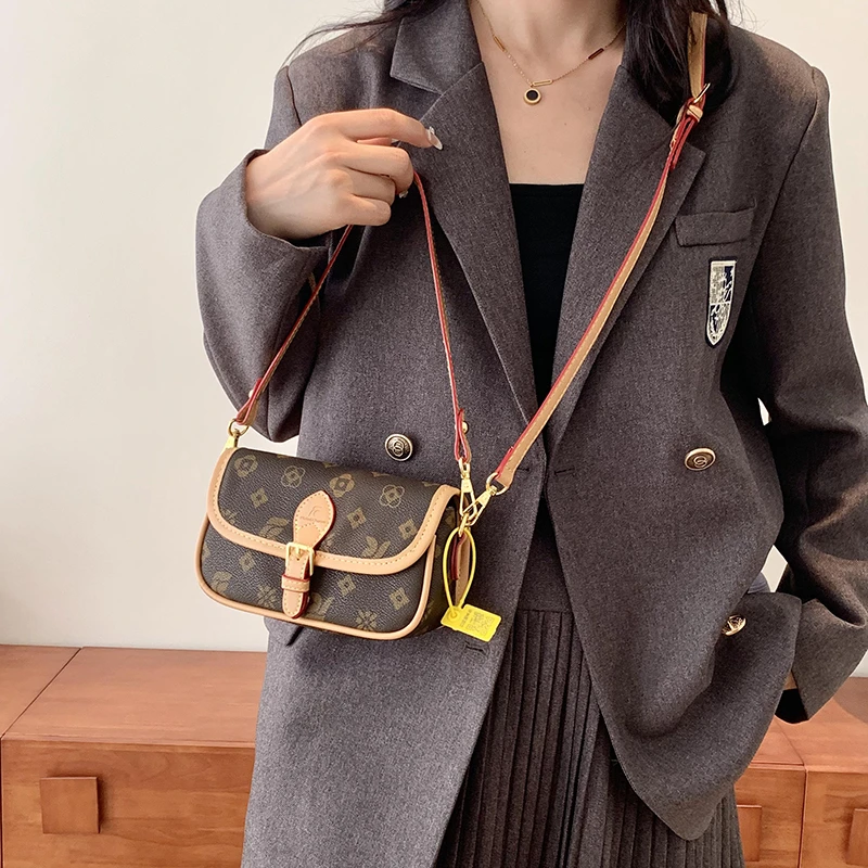 

Classic Leather Messenger Bag for Women - By Famous Brand Durable Material Elegant Finish Practical