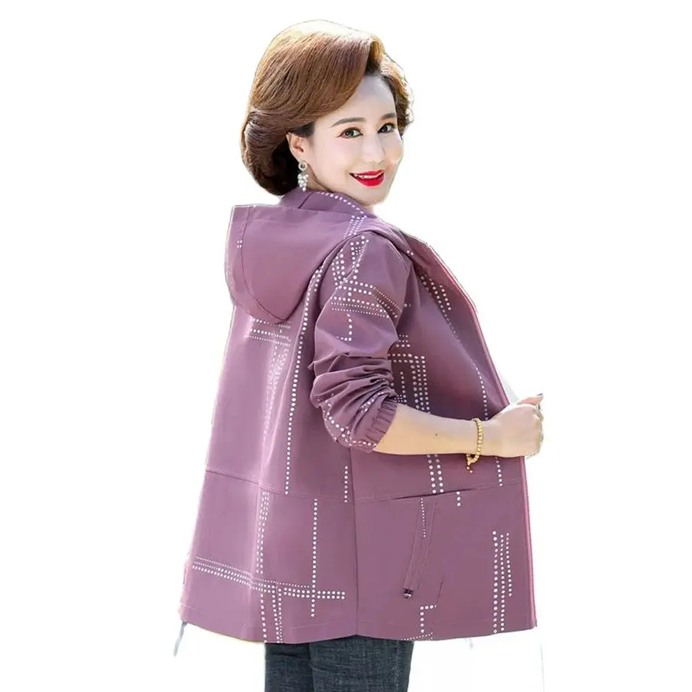 

2024 New Spring Autumn Coat Middle-Aged Elderly Women's Jacket Tops Loose Hooded Casual Fashion Female Windbreaker Outerwear