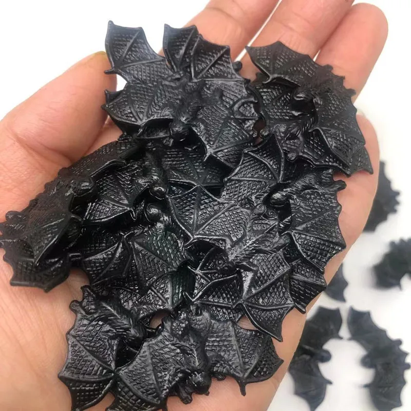 50 Stück Schwarze Leuchtende Kunststoff-Fledermäuse Halloween-Dekoration Spukhaus Horror-Requisiten Zubehör DIY Kinderspielzeug Party-Geschenke – Detail 1