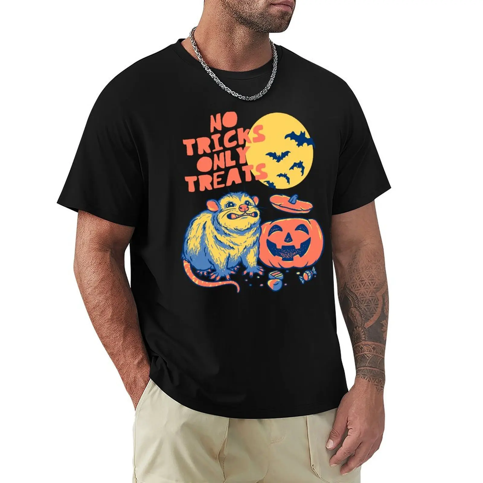 

Halloween Possum No Tricks Only Treats Opossum Eating Pumpkin White BG T-Shirt Blouse oversize t-shirts man Short sleeve tee men