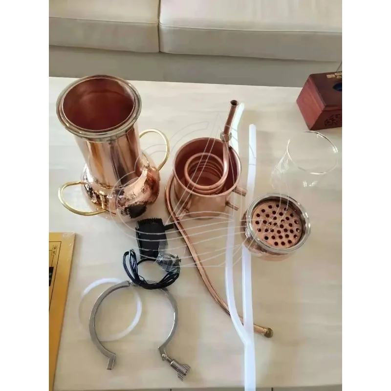 

Бытовое медное дистилляционное оборудование 2 л для производства гидролатов и дистиллированных спиртов