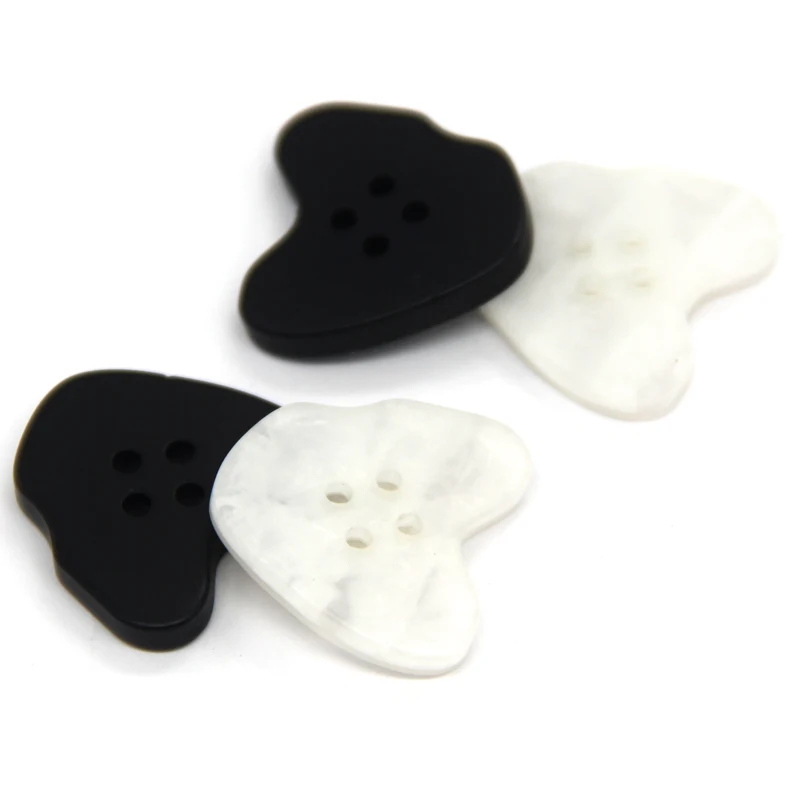 HENGC 25mm Big Irregular Transparent Black White Resin Buttons For Clothes Chic Women Coat Jacket SweatersDIY Sewing Accessories