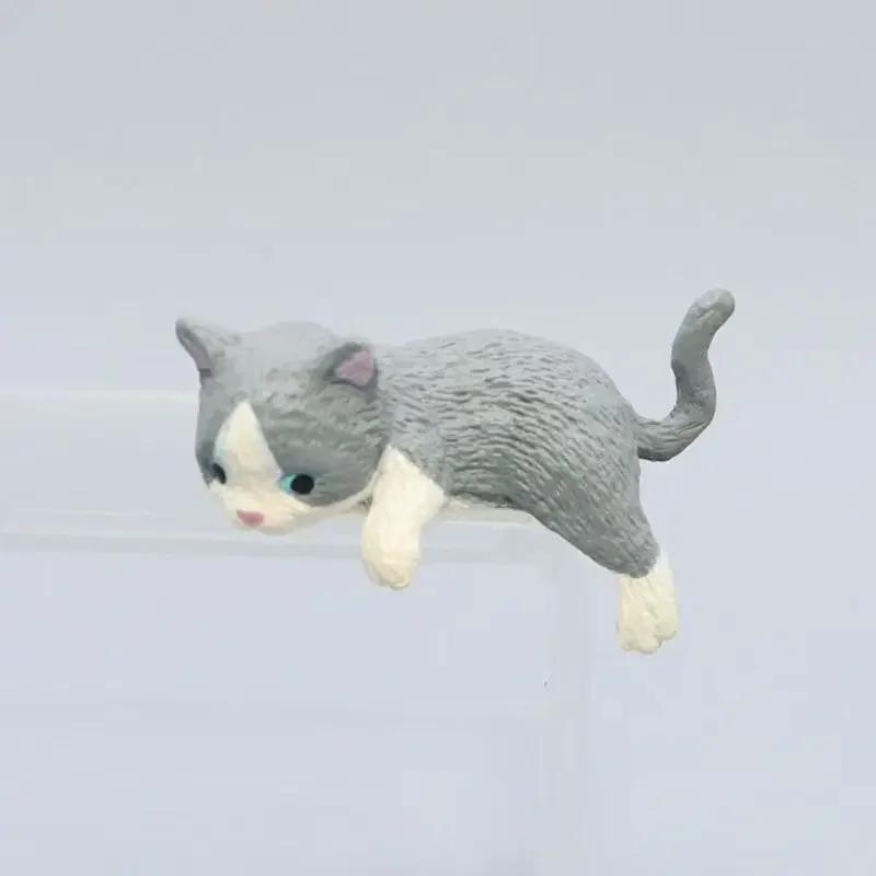 Kawaii Cat Small Decoration Car Central Control Display Screen Simulation Resin Cat Miniatures Cartoon Car Cat Ornament Kids Toy