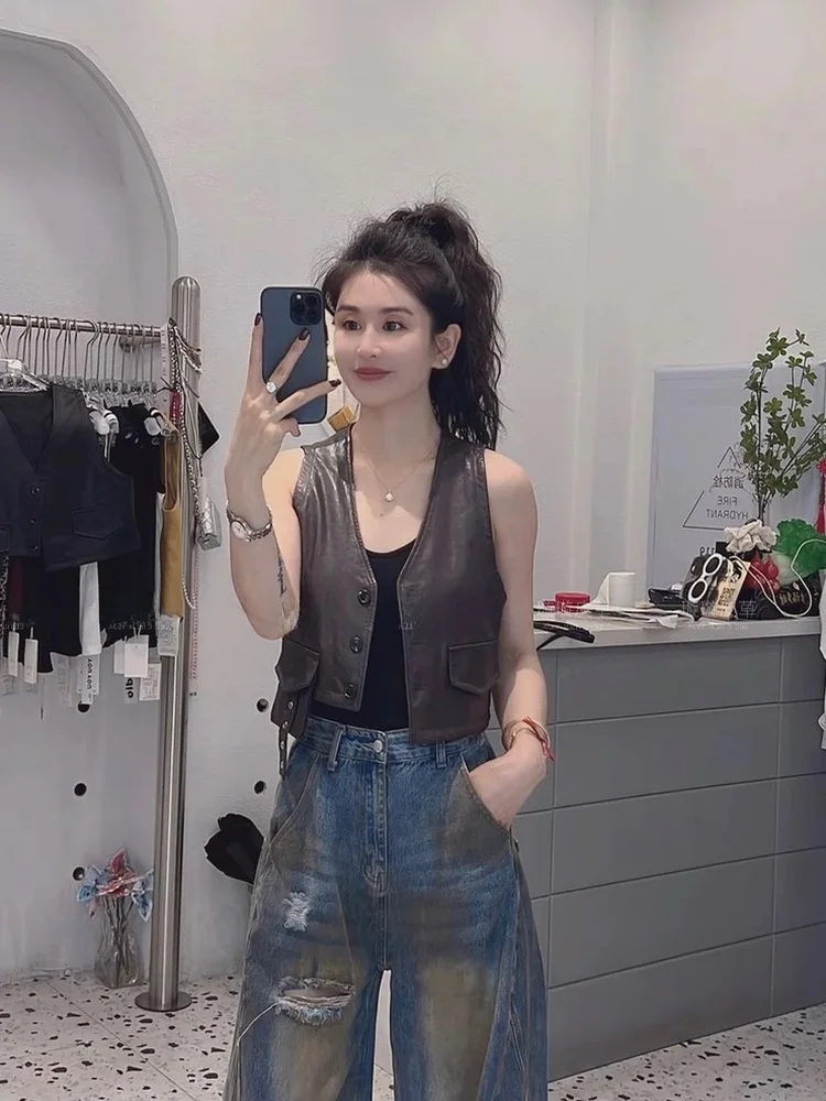 

2025 New Style Slimming Genuine Sheepskin Leather Vest Women's V-Neck Single Button Sleeveless Jacket Short Length Commute Style