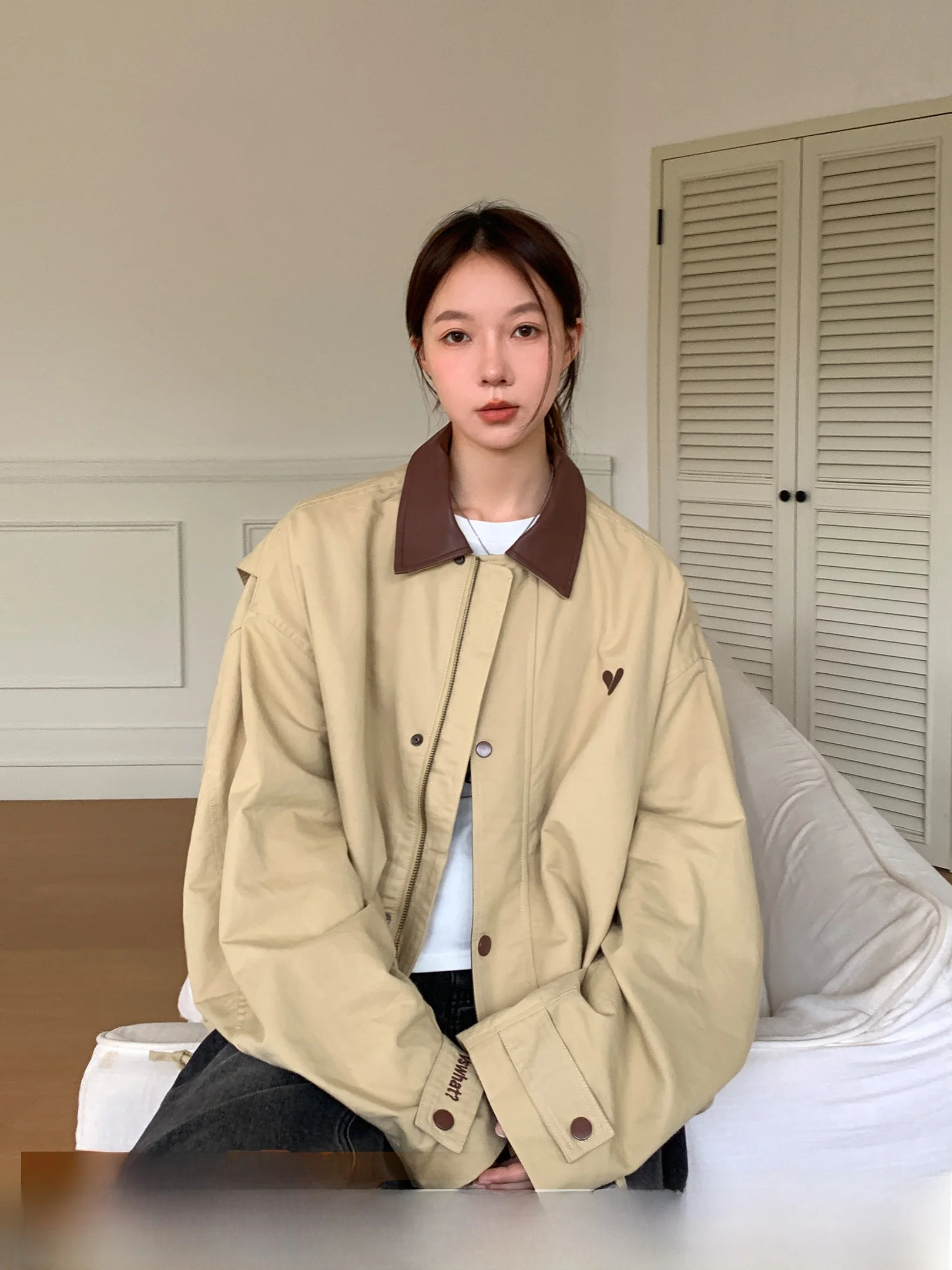 

Кожаный воротник в стиле ретро, свободное корейское осеннее пальто, женский повседневный топ VS What Harmonize с сезонами