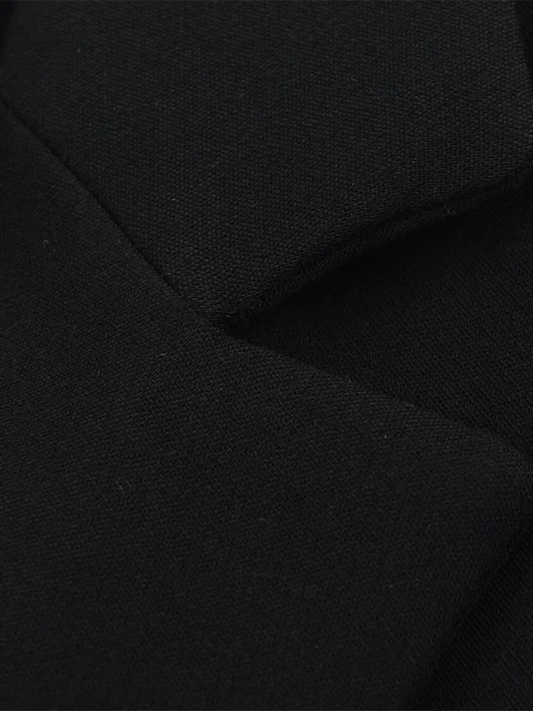 European-style new women's fashionable and versatile elegant lapel suit jacket with shoulder pads and buckle details.