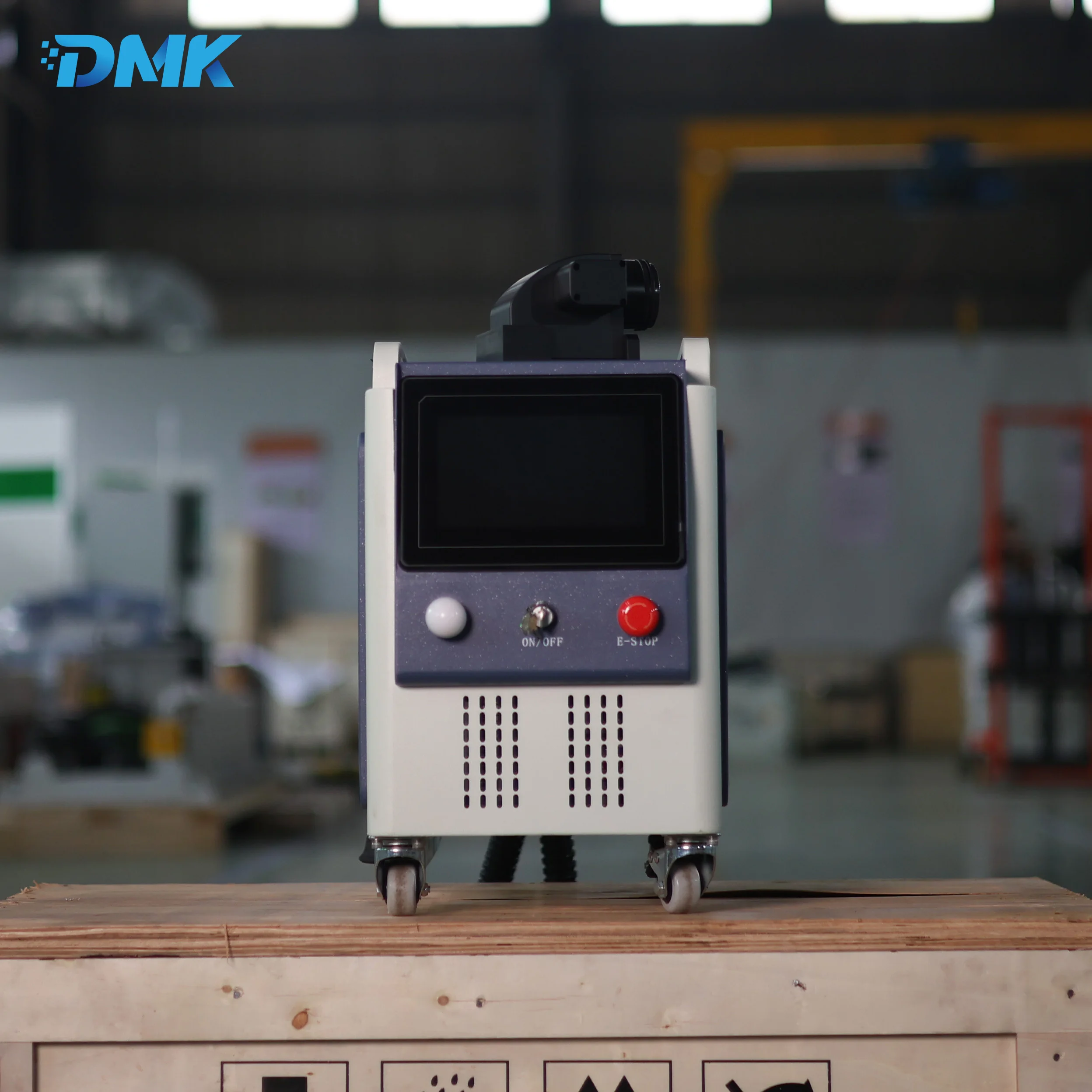 Mesin Pembersih Laser Serat Pulsa DMK LASER 300w 500w, Peralatan Presisi untuk Pembersihan Kayu, Cat Mobil, dan Penghapusan Minyak