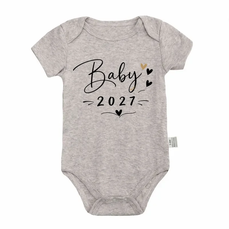 Combinaison Bébé 2027 pour Annonce de Grossesse, Imprimé Cœur, Manches Courtes, Grenouillère en Coton pour Nouveau-né, Tenue Révélatrice de Sexe 6 Combinaison Bébé 2027 pour Annonce de Grossesse, Imprimé Cœur, Manches Courtes, Grenouillère en Coton pour Nouveau-né, Tenue Révélatrice de Sexe 6